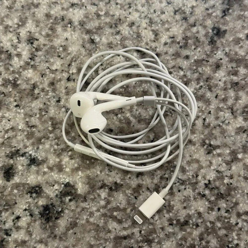 Apple‎ EarPods with Lightning Connector In Ear Canal Headset - White OEM Tested